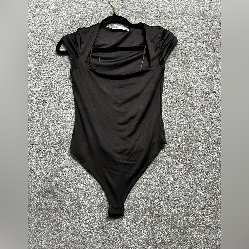 Cloth by Design Woman’s Brown Cap Sleeve Square Neck Body Suit Fitted Sz Medium